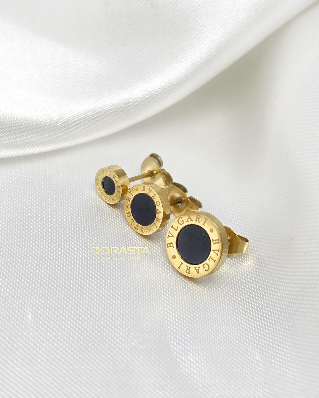 Aretes Estilo Bvlgari Negros en Oro Laminado Premium