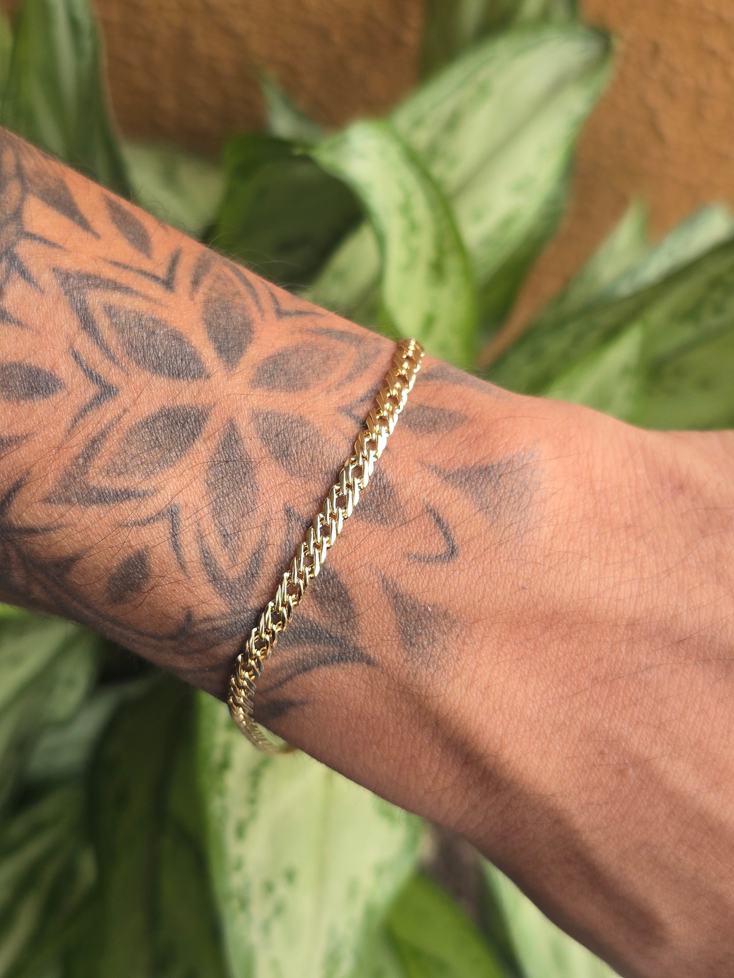 Pulsera Entrelazada para Dama en Oro Laminado Premium – 17 cm